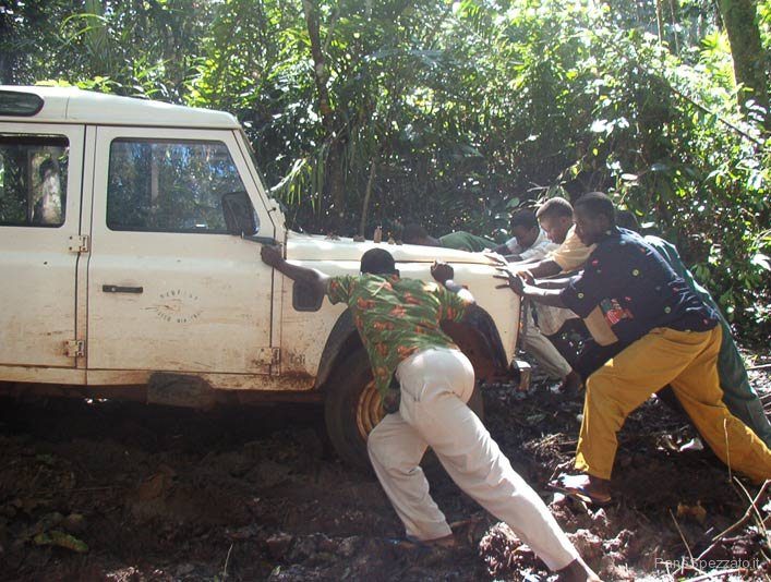 congo_04-jeep-coeimpantanat.jpg